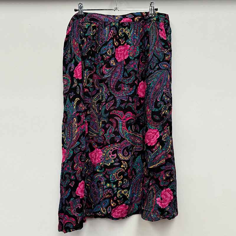 wholesale job lot of midi and knee length skirts - floral patterned skirt, example of what you might receive