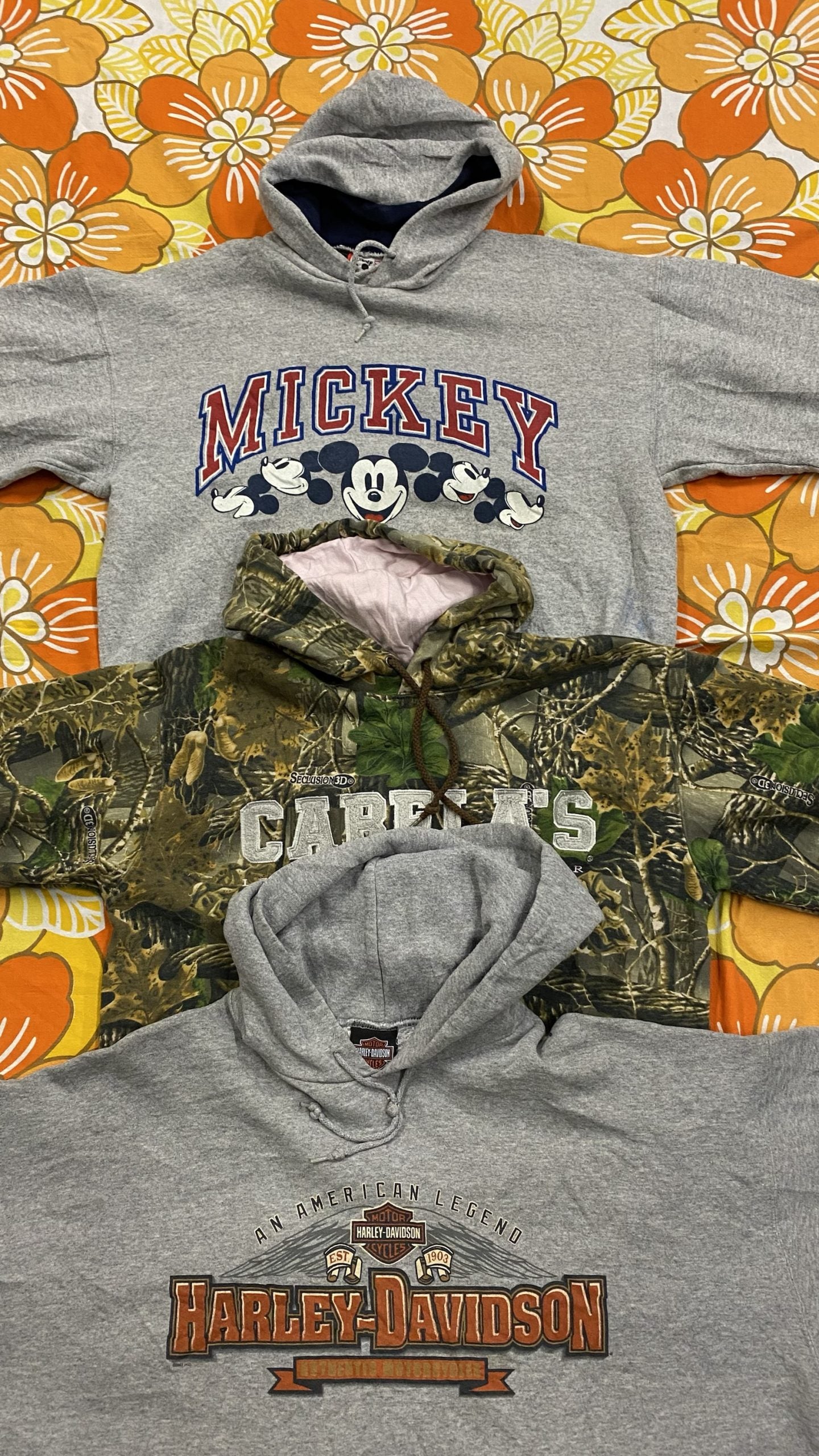 Wholesale print branded and sports hoodies and sweatshirts. Shop wholesale vintage and secondhand clothing bales and bundles online from Brighton's biggest vintage retailer. International shipping available. Book to handpick vintage from our warehouse in Sussex, UK or via video call online.