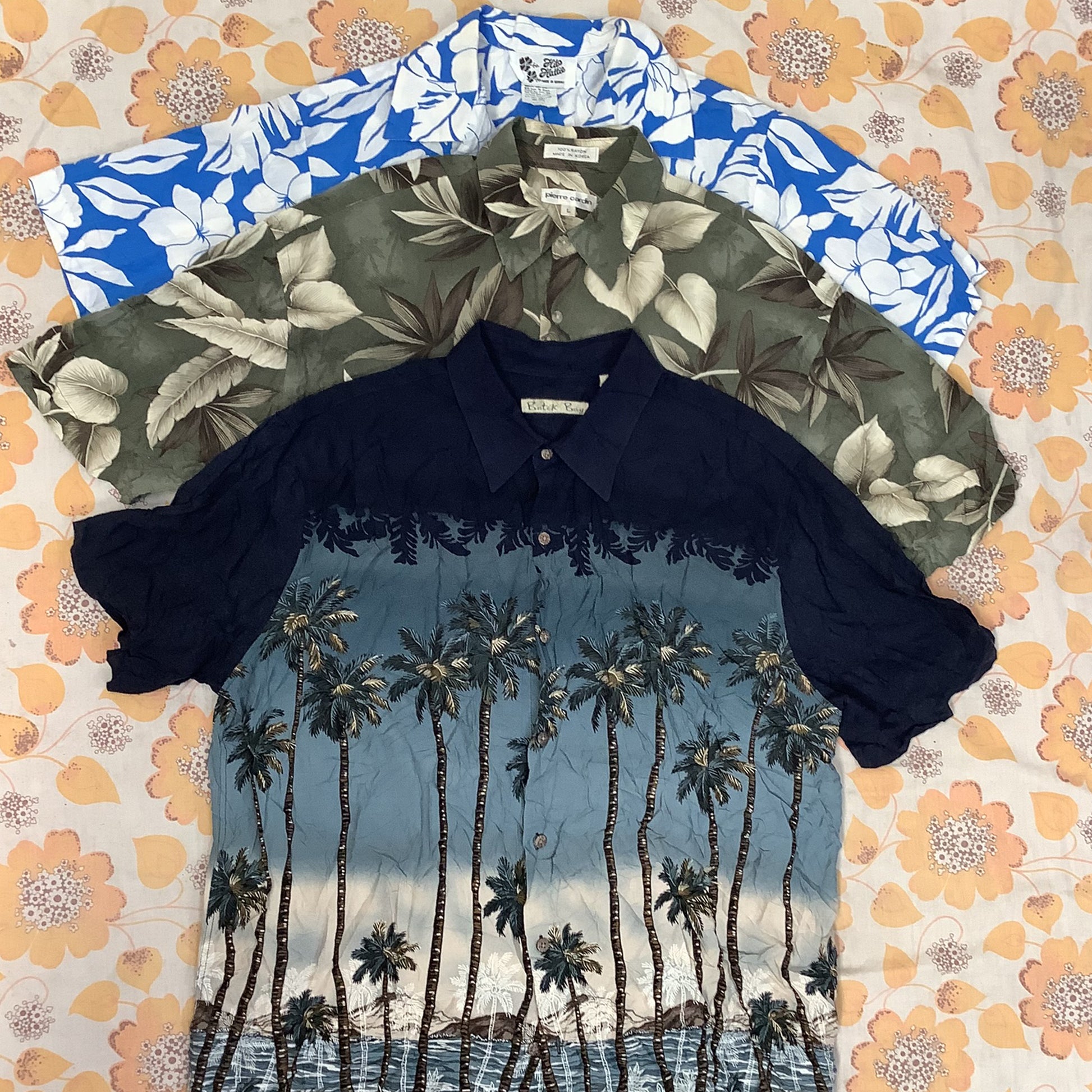Wholesale vintage and secondhand mixed bundles of Hawaiian shirts. Choose from Grade A, B or ungraded to bulk buy per kilo, piece or bale. Handpick available in Sussex warehouse of Brighton's biggest vintage retailer or shop at kilo sale events.