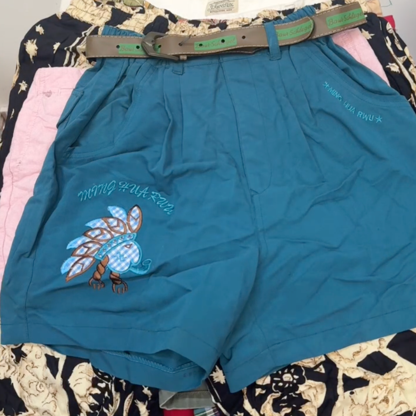Vintage & Second Hand Mix Shorts For Women Wholesale 25kg Bag