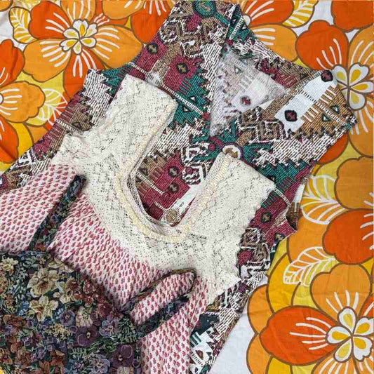 Vintage & Second Hand Summer Tops For Women Wholesale 25kg Bag example
