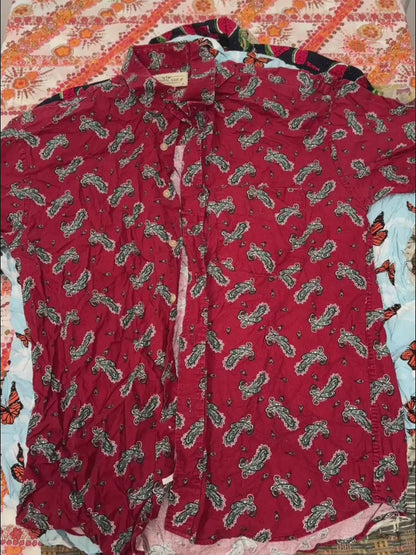 Vintage & Second Hand Patterned Short Sleeve Shirts For Men Wholesale Bulk 25kg Bag Video example of what you might receive. 