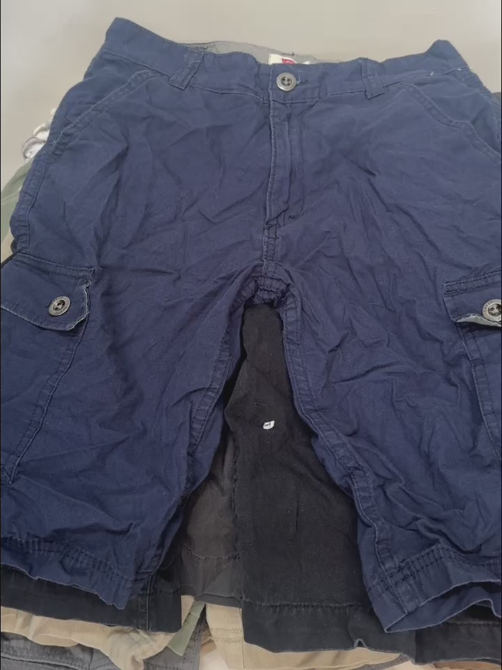 Vintage & Second Hand Cargo Shorts Wholesale 25kg Bag video example of what you might receive
