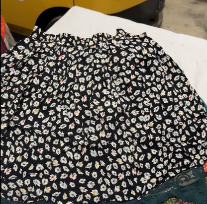 Unboxing vintage wholesale bale of women’s short skirts – 45kg of mixed mini skirts, styles, fabrics, and brands perfect for resale or retail