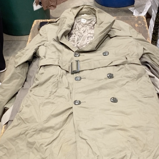 Vintage Trench Coats Wholesale Bundle video unboxing
