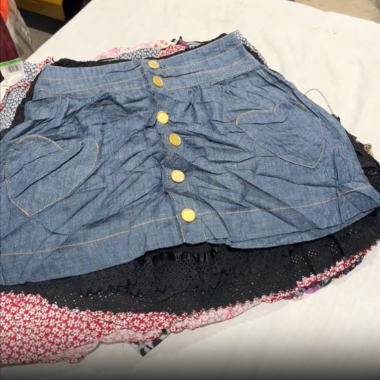 Unboxing vintage wholesale bale of women’s short skirts – 45kg of mixed mini skirts, styles, fabrics, and brands perfect for resale or retail