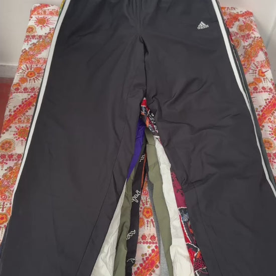 Second Hand Track Pants / Joggers Wholesale Bulk 25kg Bag Video example of what you might receive. 